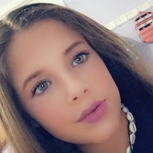 Meet your Posher, Molly